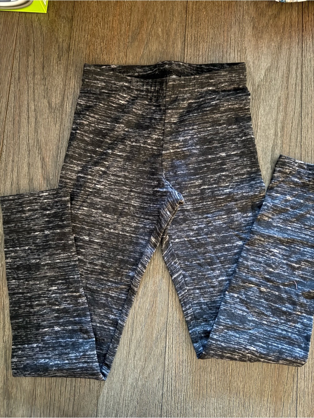 Girls Old Navy Stretch Heathered Black/white leggings size Medium 8 NWOT